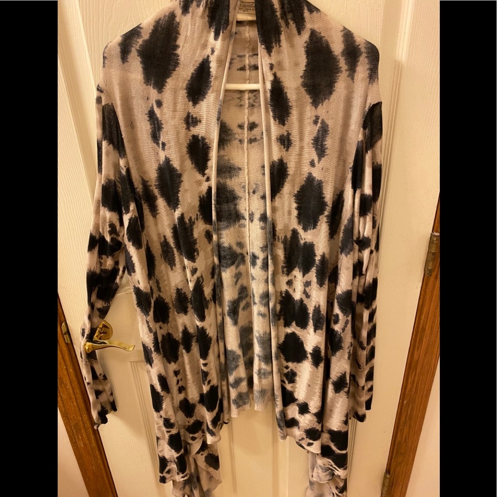Billabong cardigan. Ikat print. Size L.